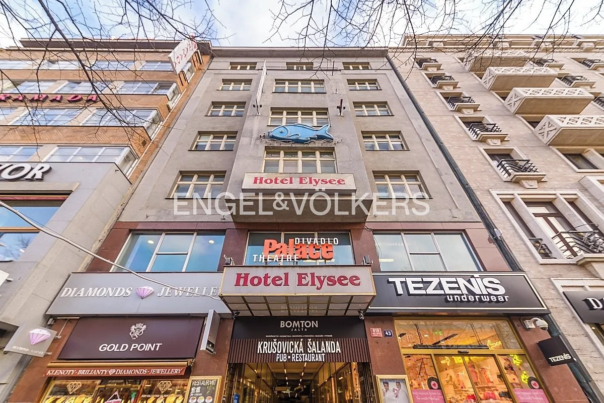 Pronájem kanceláře 92 m²